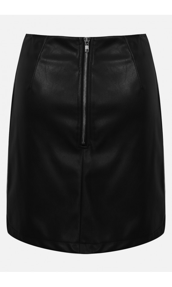 Black skirt in imitation leather