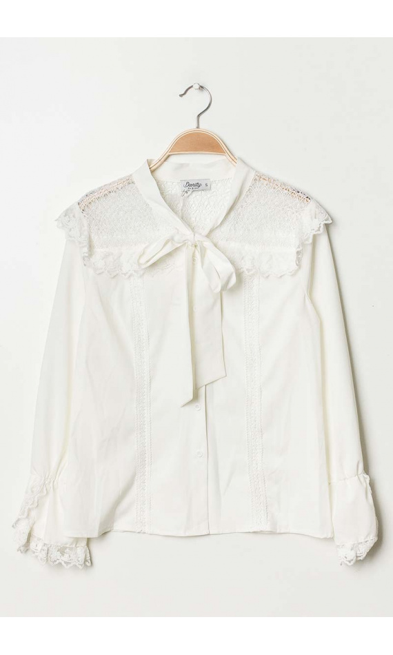 Chemise blanche col lavallière avec dentelle