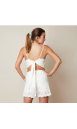 Short blanc avec broderie anglaise