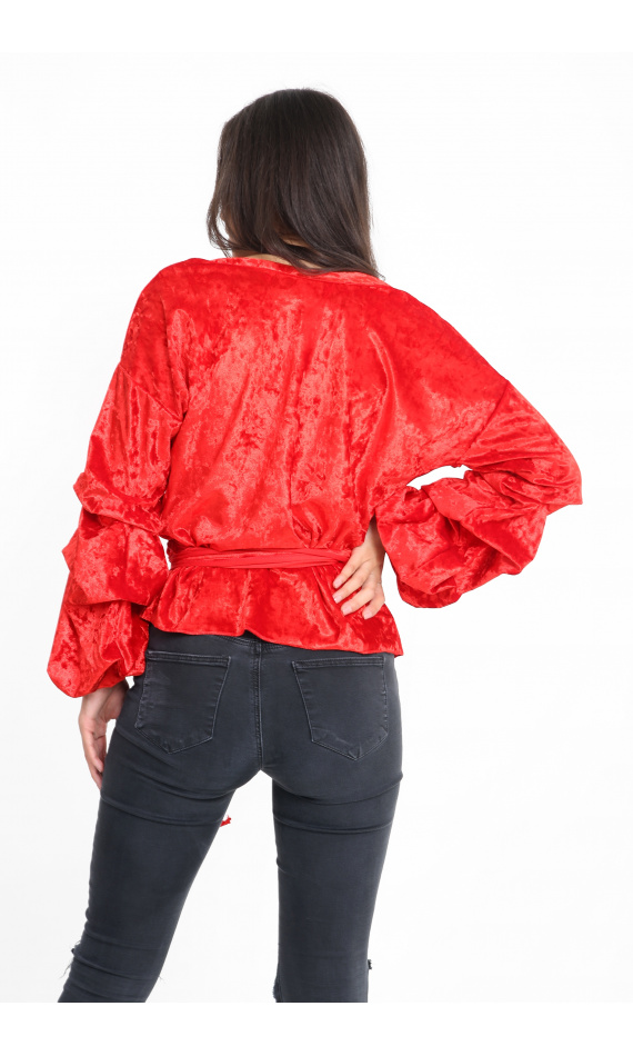 Blouse rouge en velours manches bouffantes ceinture nouée