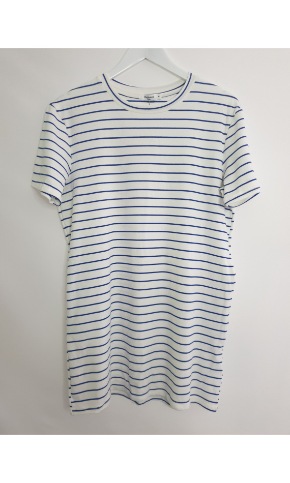 Robe t-shirt blanche à rayures bleues, manches courtes coupe droite